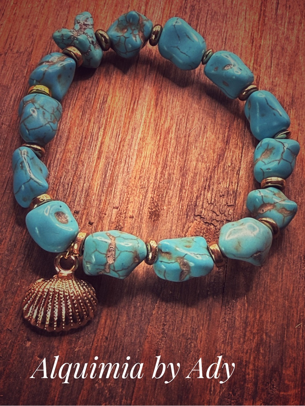 BEACH GLAM Turquoise and gold shell  Beaded Bracelet